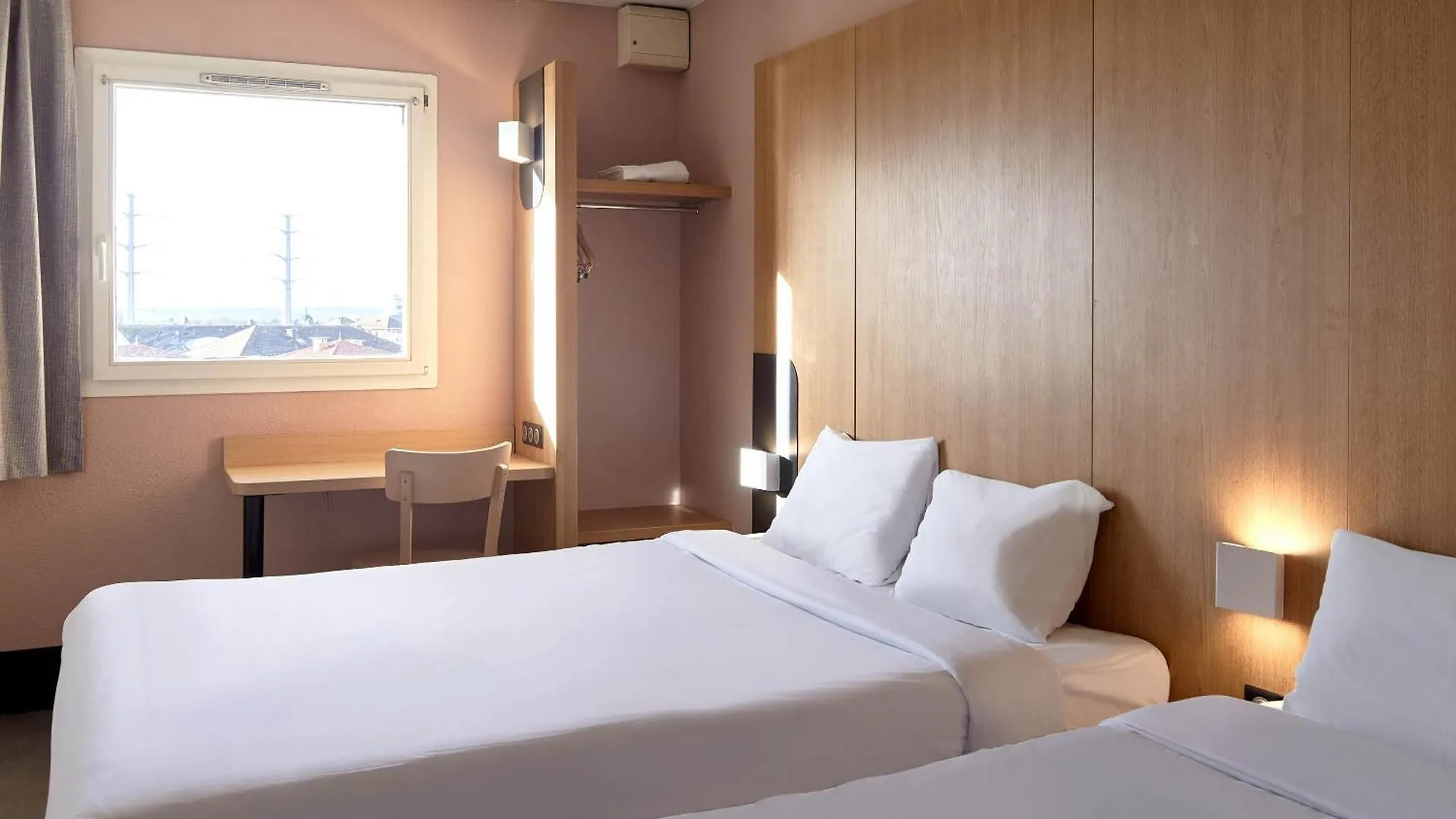 **  B&B Hotel Orly Chevilly-Larue - Nationale 7 France